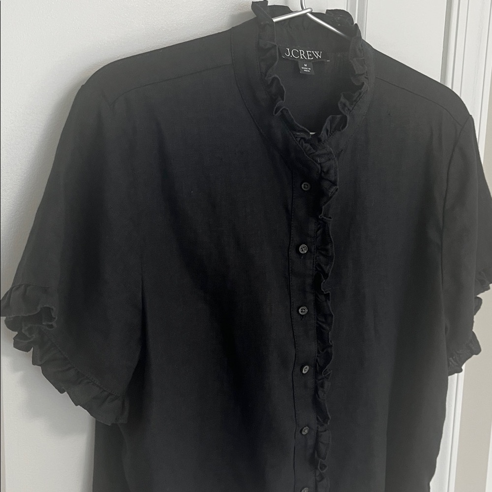 Like new. J. Crew linen cropped Button Down blouse